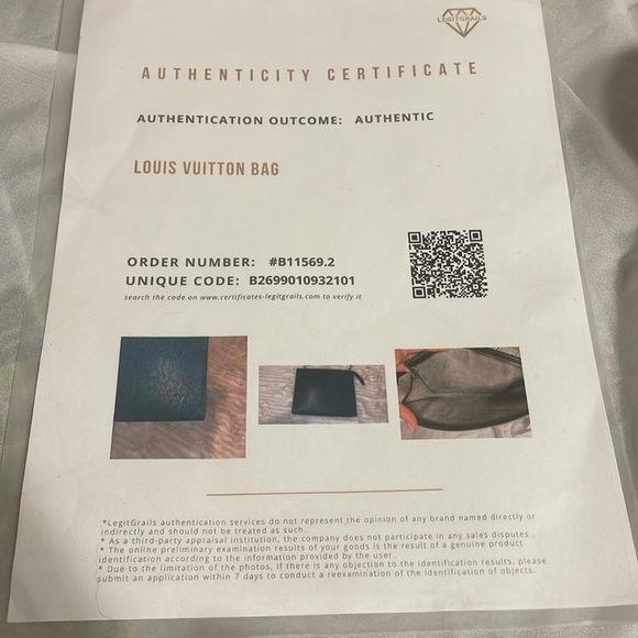 Louis Vuitton pouch in hunter green W/ COA - Picture 8 of 9